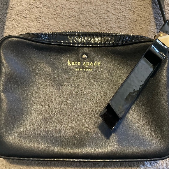 Kate Spade ♠️ crossbody purse - Picture 3 of 8